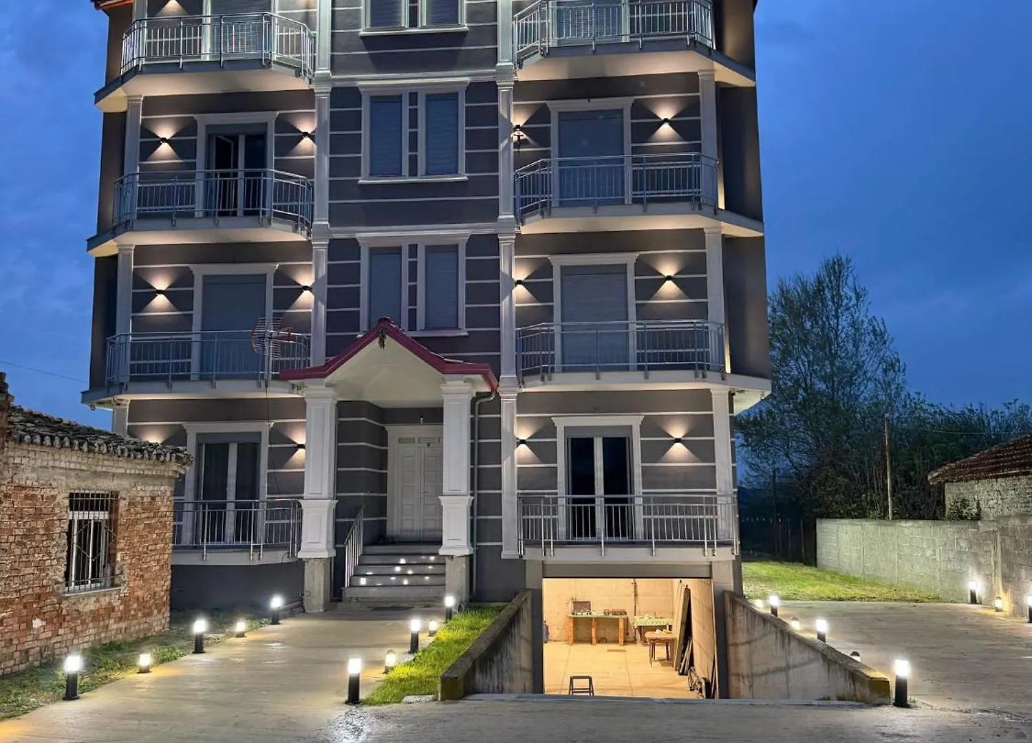 Namelijan'S Hotel Spille